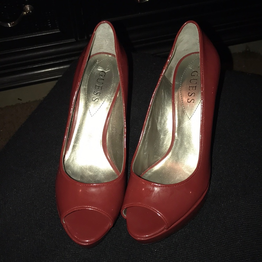 Heels 👠..Guess heels